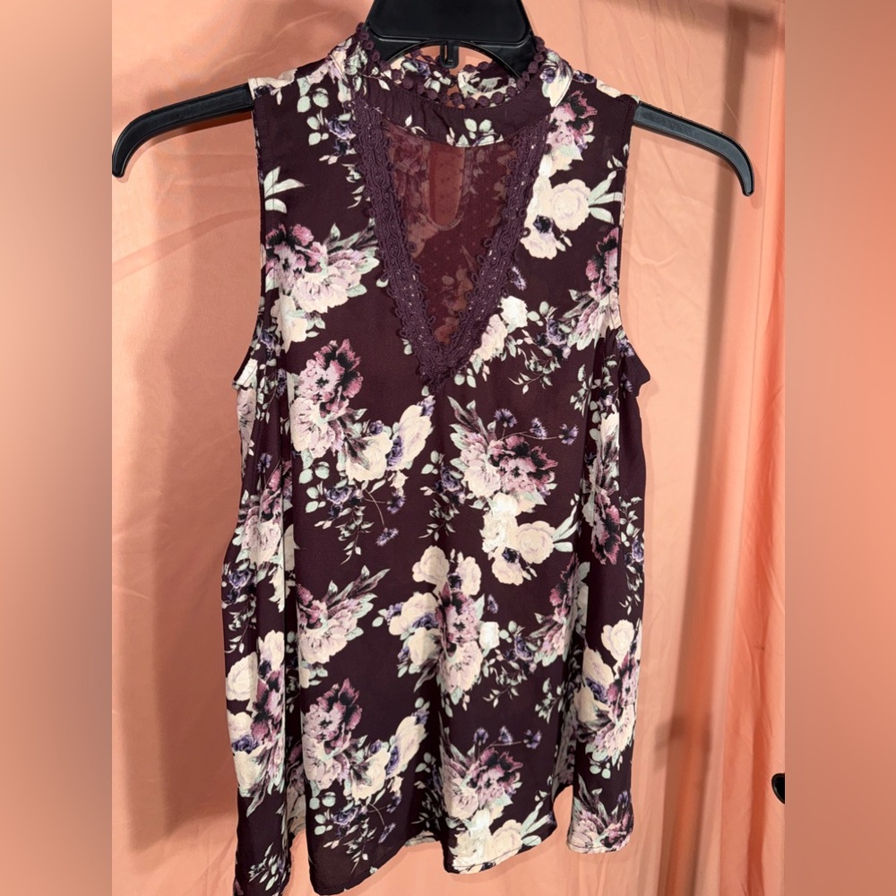 Taylor & Sage size small